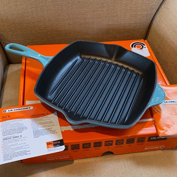 le creuset signature square skillet grill
